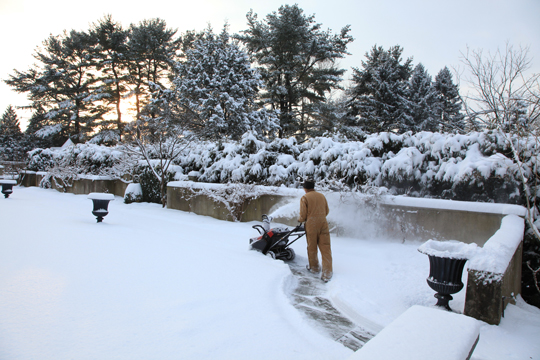 snow blowin